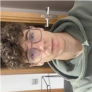 Soy estudiante de segundo año en grado de biología y ciencias ambientales y puedo ayudar en primària, ESO y bachillerato (científico)